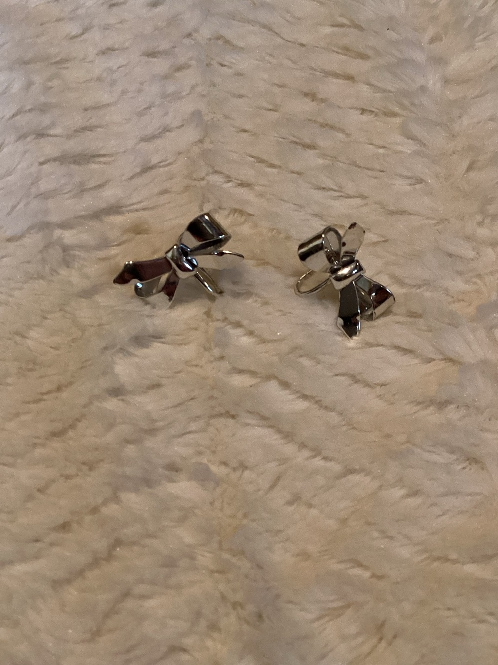 Vintage Adorable Screw Back Silver Color Rare Earrings Silver Color Bow Earrings